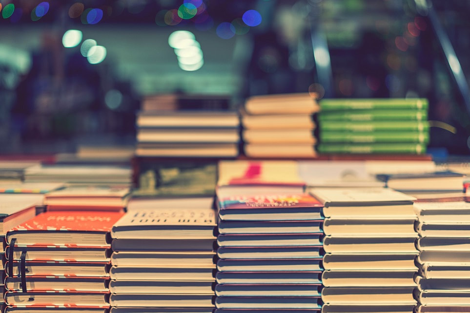 How to organize a book signing event